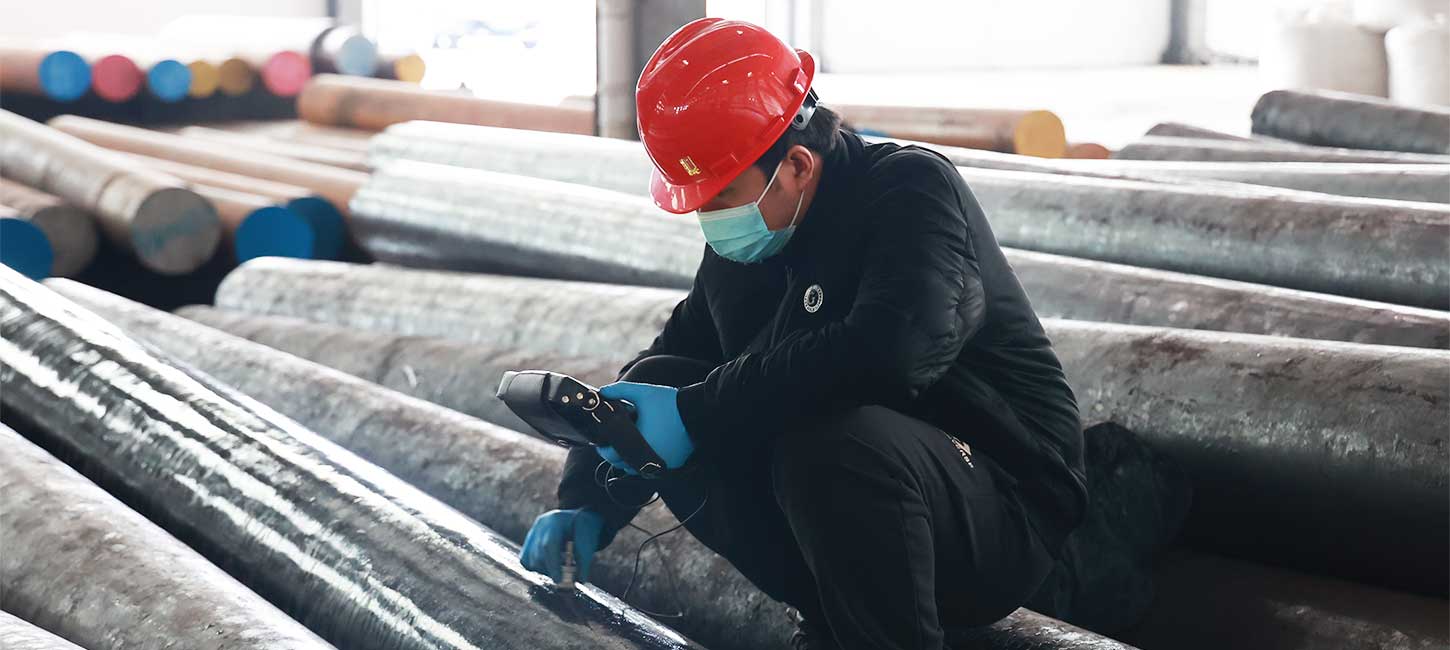 Steel pipe or tube product visual associated with “stainless steel pipe”.