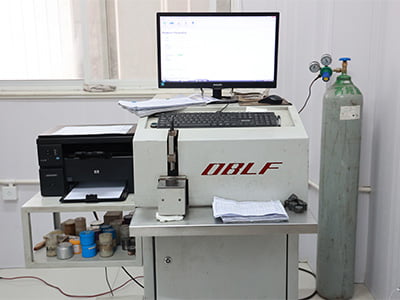 Laboratory testing station with microscope and analysis console